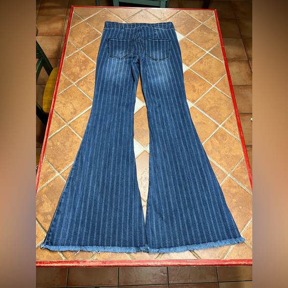 Uniq By Litz Striped Pattern Flared Denim - Picture 7 of 16